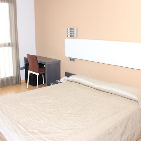 Hotel Ciutat D'Amposta Ruang foto