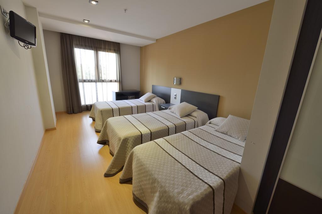 Hotel Ciutat D'Amposta Bagian luar foto