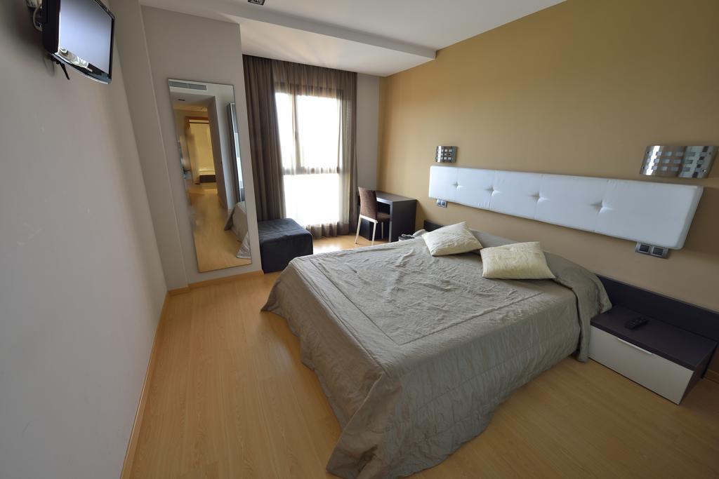 Hotel Ciutat D'Amposta Bagian luar foto