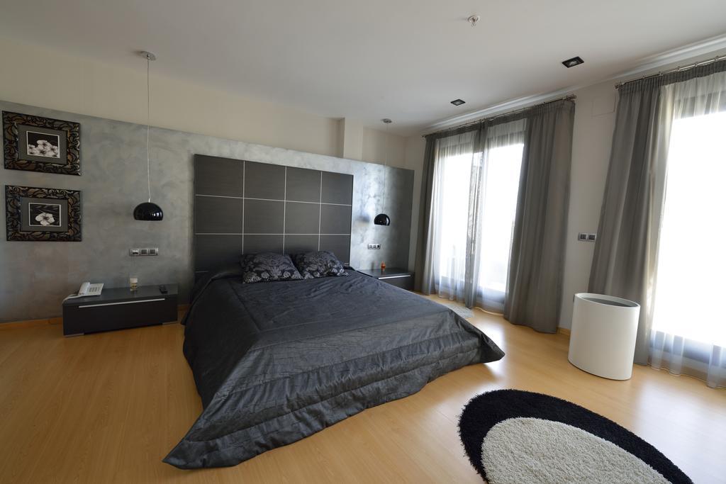 Hotel Ciutat D'Amposta Bagian luar foto