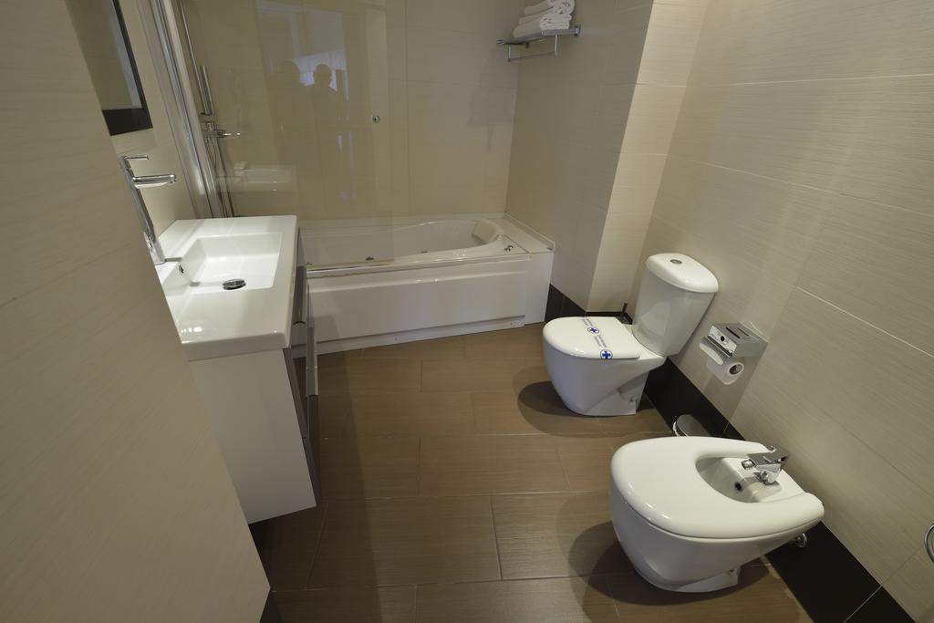 Hotel Ciutat D'Amposta Bagian luar foto