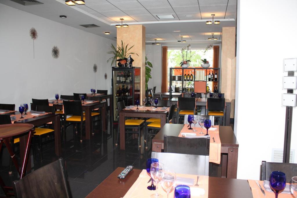 Hotel Ciutat D'Amposta Bagian luar foto