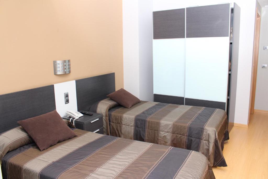 Hotel Ciutat D'Amposta Bagian luar foto