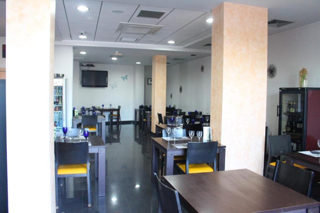 Hotel Ciutat D'Amposta Bagian luar foto