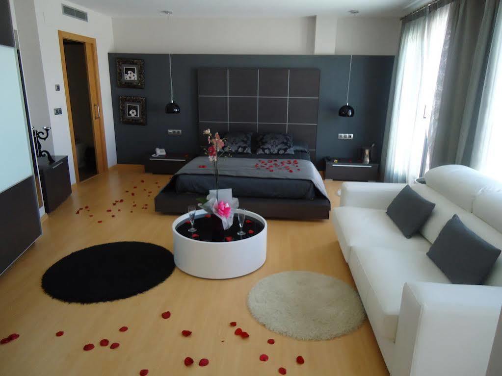 Hotel Ciutat D'Amposta Bagian luar foto