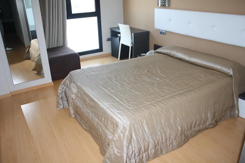 Hotel Ciutat D'Amposta Bagian luar foto