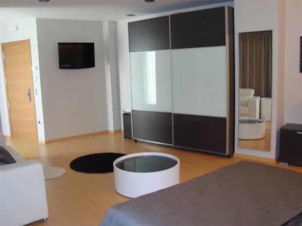 Hotel Ciutat D'Amposta Bagian luar foto